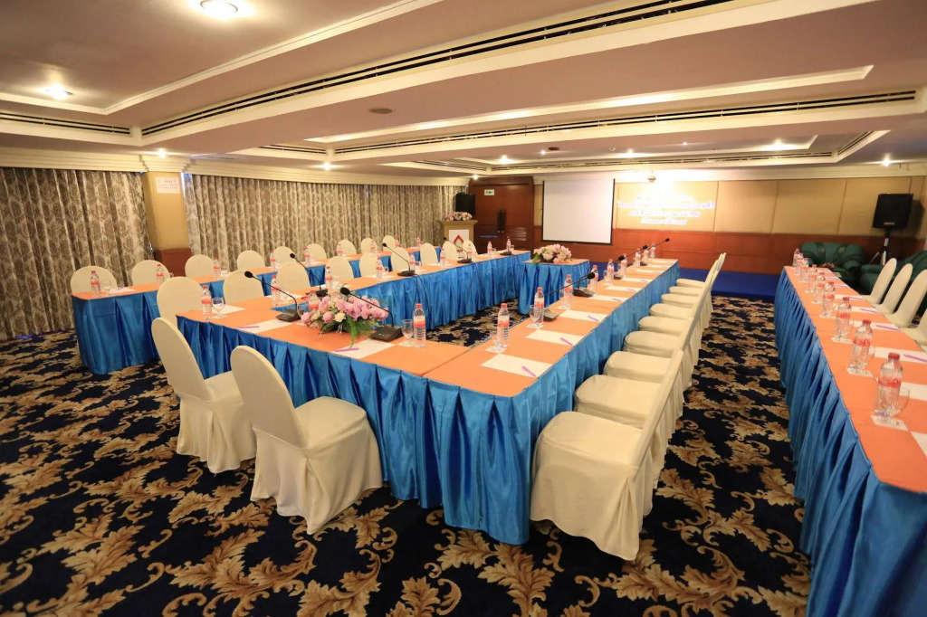 Karnmanee Palace Hotel