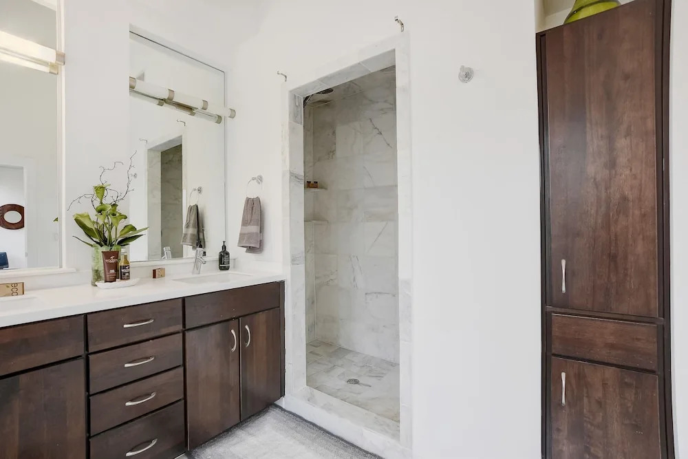 1500 Summit St Townhouse Unit 7