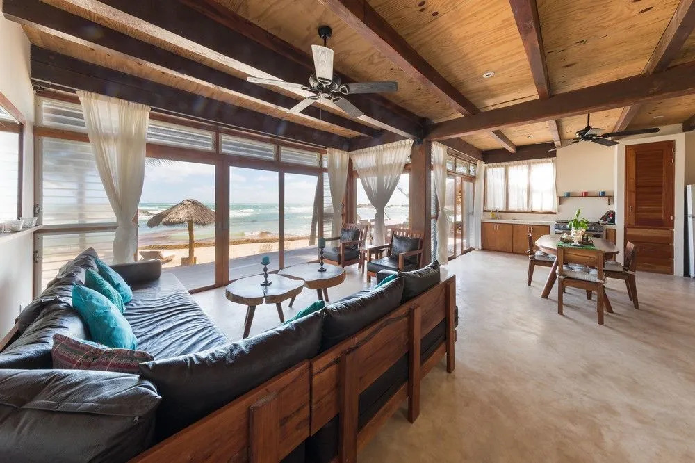 El Pez Beach House