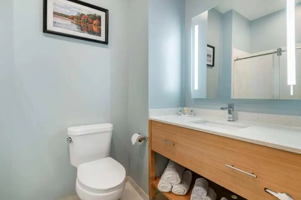 Casco Bay Hotel Portland Airport - Maine Mall, an Ascend Collection Hotel