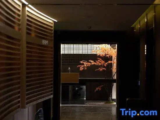 Shijiantang | TIME•FLOW•SANCTUARY Sky Design Hotel (Taiping Road Branch, Penshuichi Metro Station)