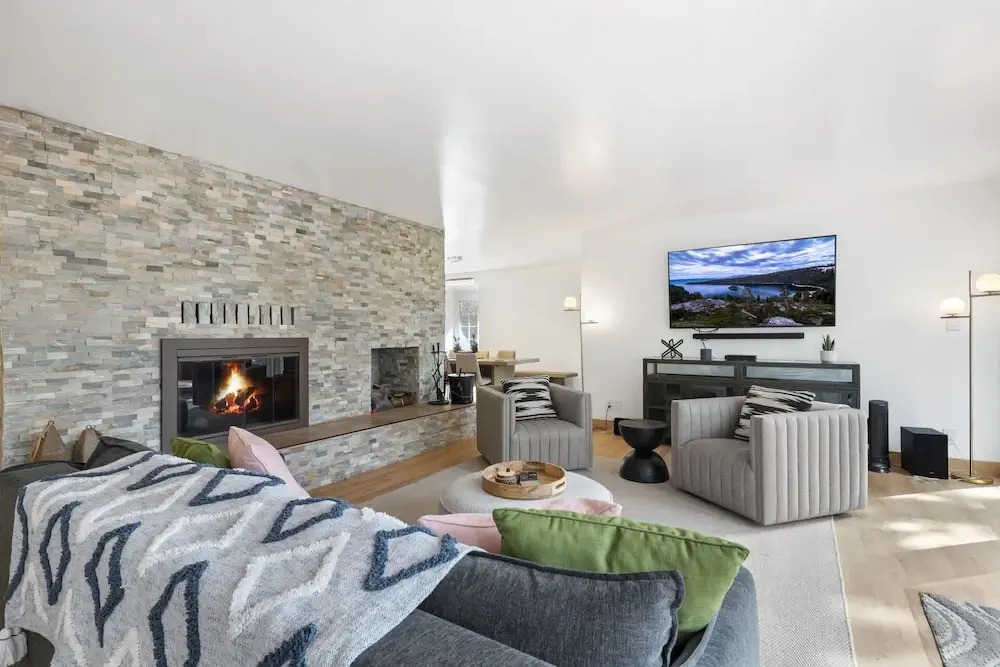 NEW Zephyr Cove Zen - Hot tub & Summer Pool