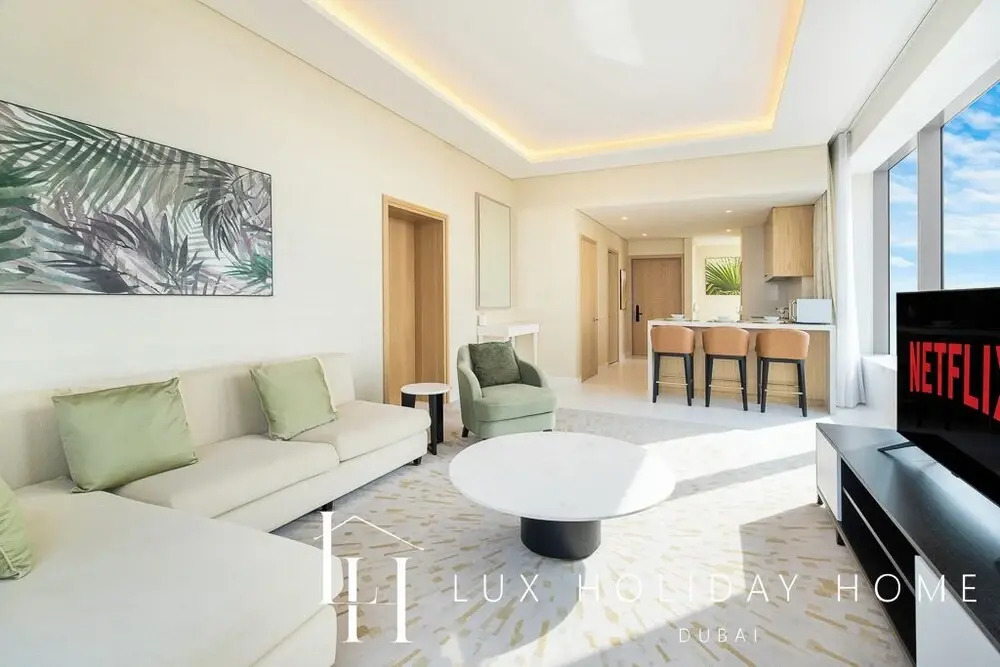 LUX Iconic Views at Palm Tower Suite 2
