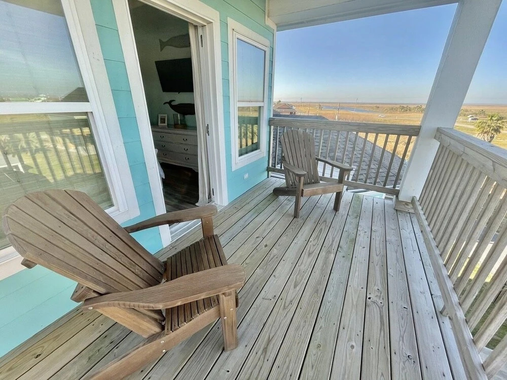 #latitude Adjustment 4 Bedroom Home by RedAwning
