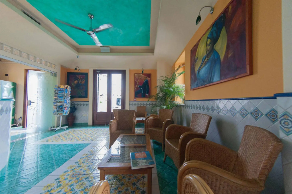 Petit Hotel