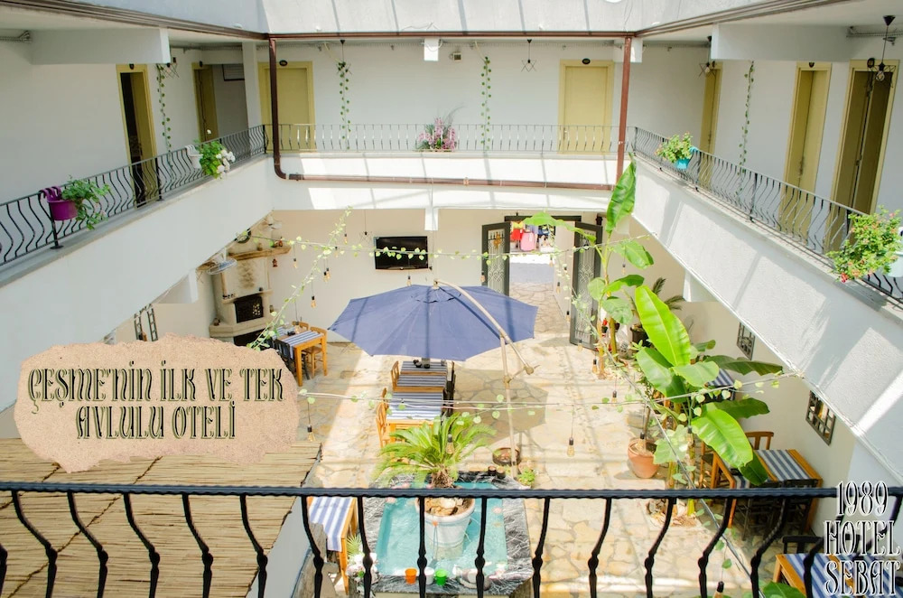 1989 Hotel Sebat