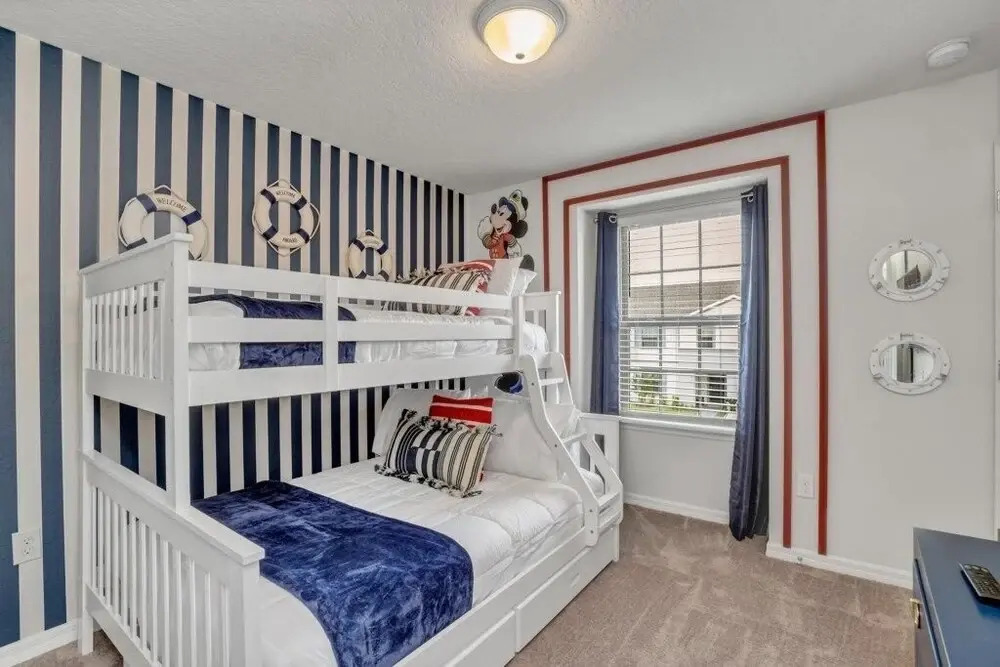 Amazingly Decorated 5 Bedroom2413) Townhouse by Redawning