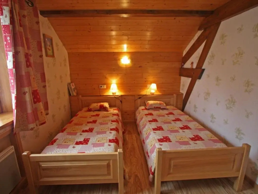 Maison montagnarde rénovée avec cheminée et randonnées - FR-1-589-281