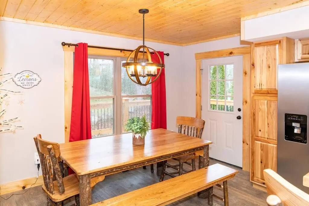 The Snow Owl Cabin