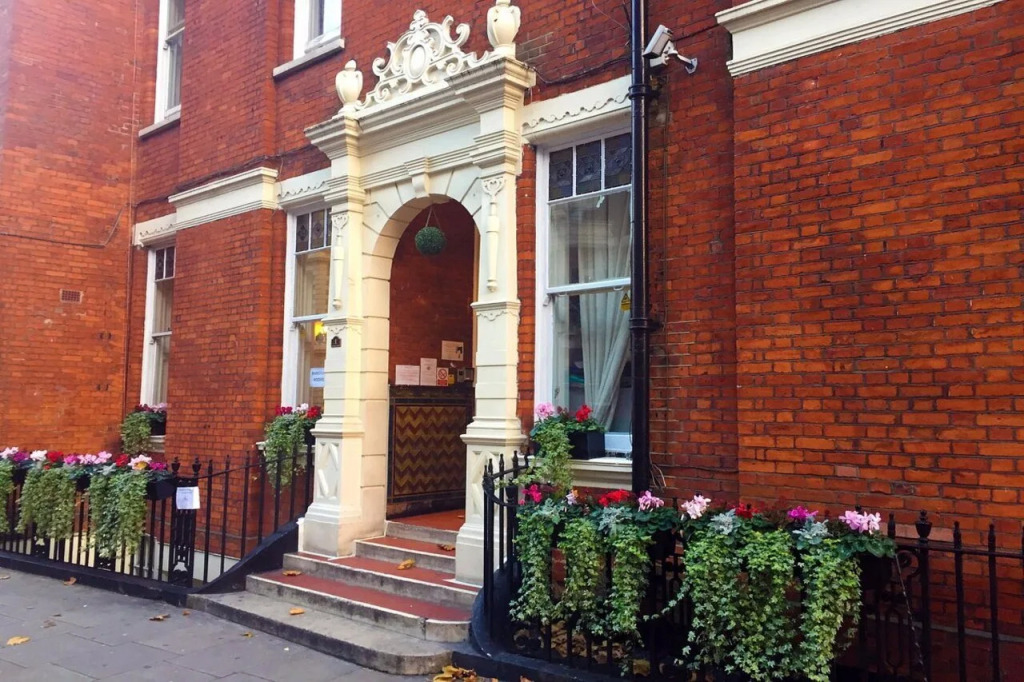 Barkston Rooms Earls Court