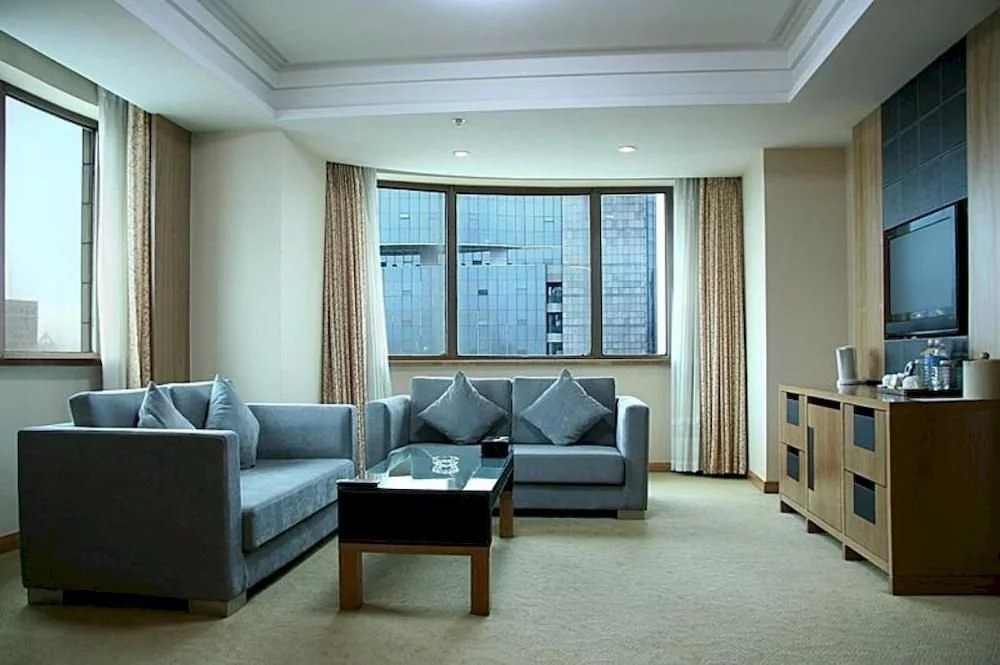 Maxcourt Hotel