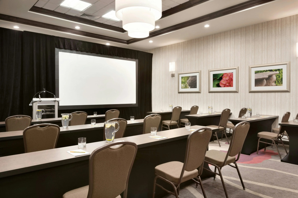 Hilton Garden Inn Pittsburgh Airport South-Robinson Mall
