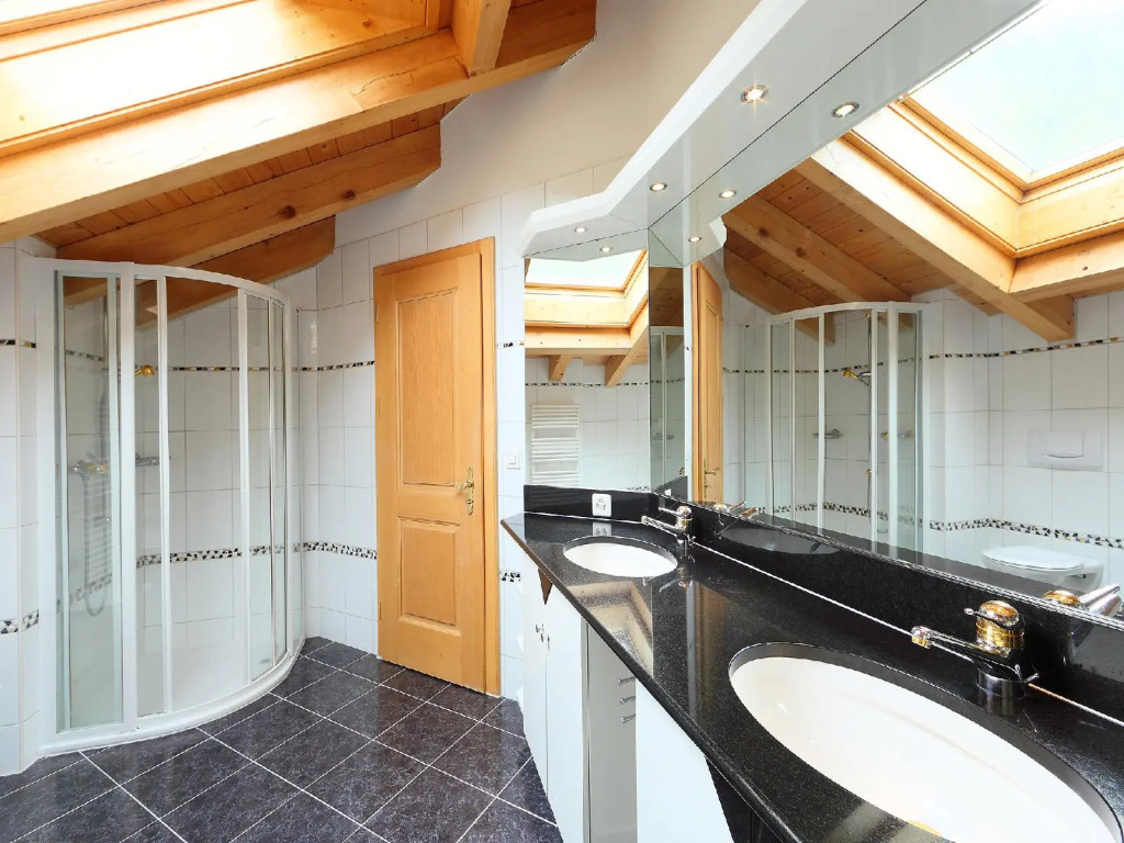 Linda - Four Bedroom