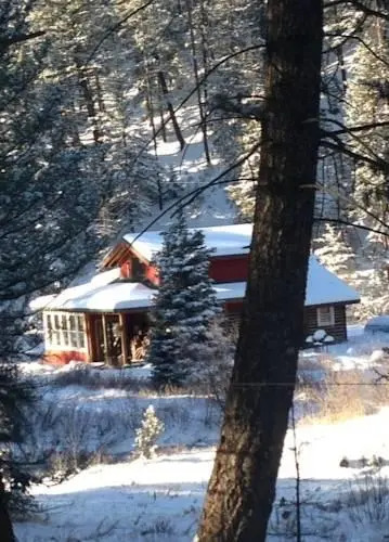 Creekside Cabin