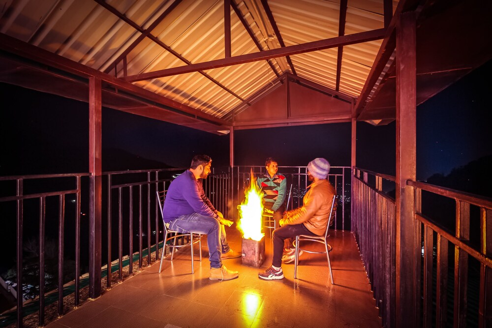 King Castle Mcleodganj-centrally heated and air cooled- Near MALL Road