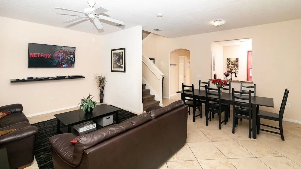 Renovated Home Near Beach and Shopping