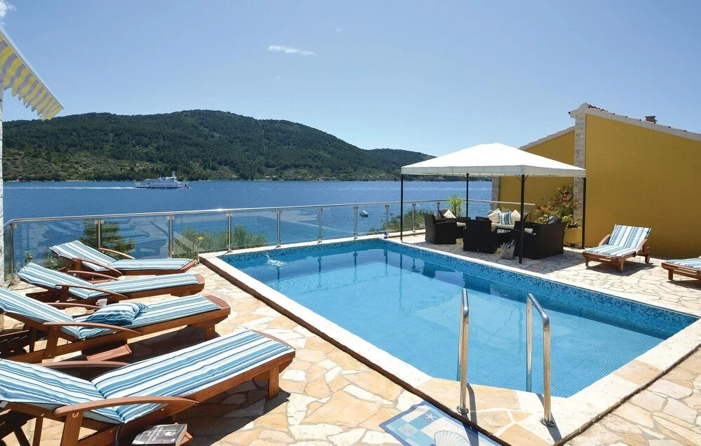 Amazing Home in Vela Luka With Wifi and 5 Bedrooms