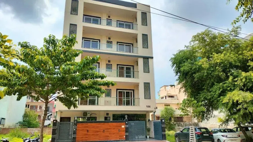 Green Vista Stays Medanta Medicity