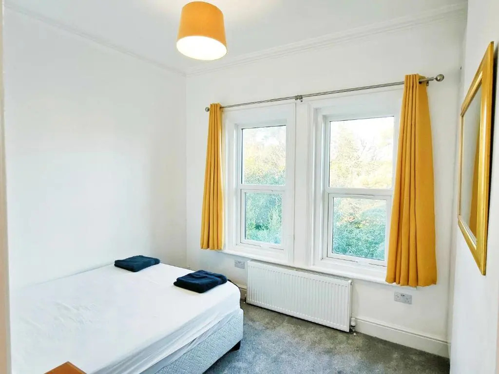 C-New Flat,4 Adults,20 mins to Beach,Netflix,Wifi