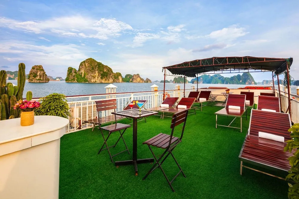 Charm Boutique Cruise