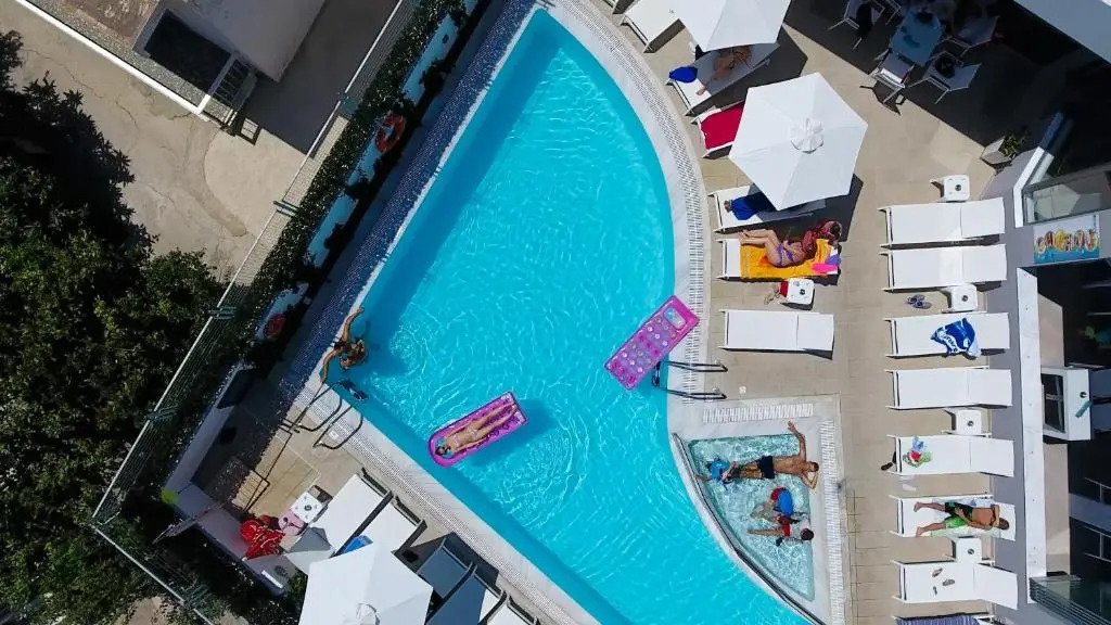 AGRELLI Hotel & Suites