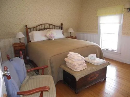 Water Street Lighthouse Bed & Breakfast