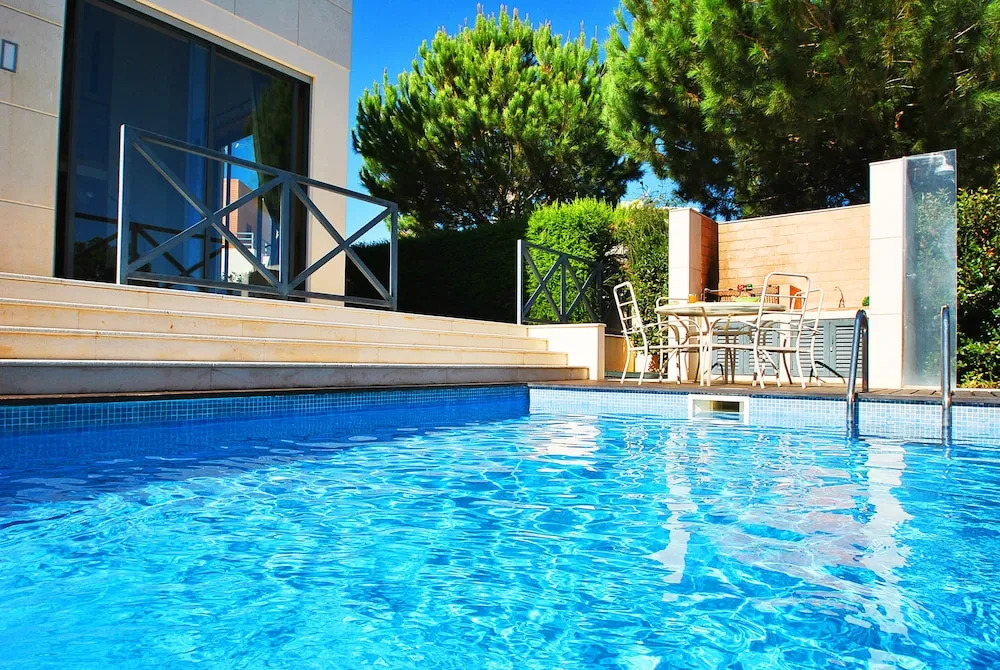 Villa Paraty - Piscina e BBQ, perto da Strip - Albufeira
