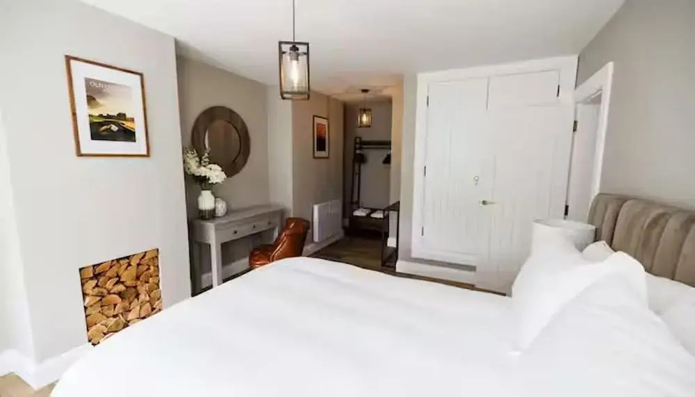 Stylish 3-bed Apartment in the Heritage Quarter