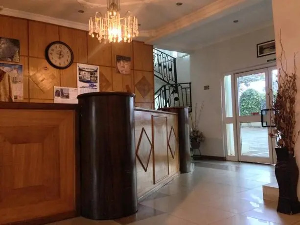 Meaglent Hotel