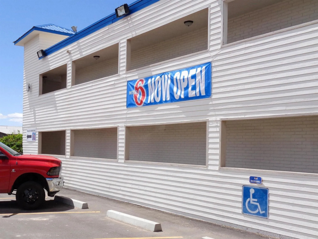 Motel 6 Dumas, TX
