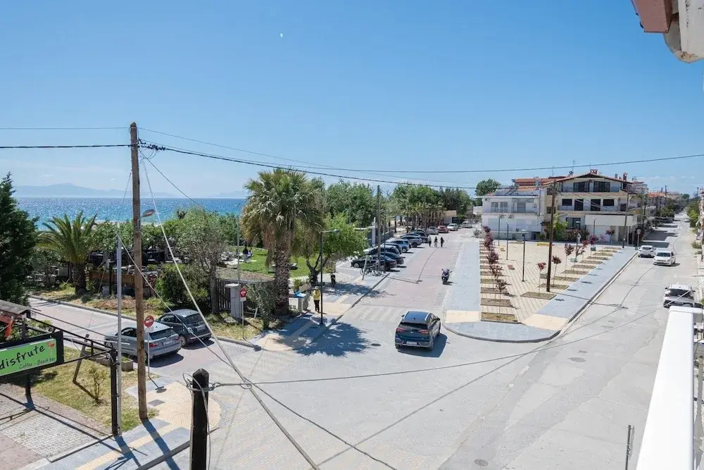 Tommy Seafront No 4 by Rentalspro - Nea Flogita