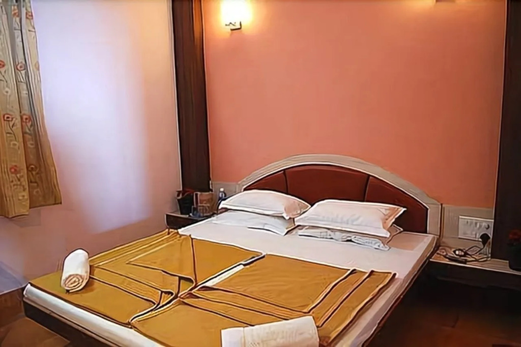 Shanti's Hotel Sonai