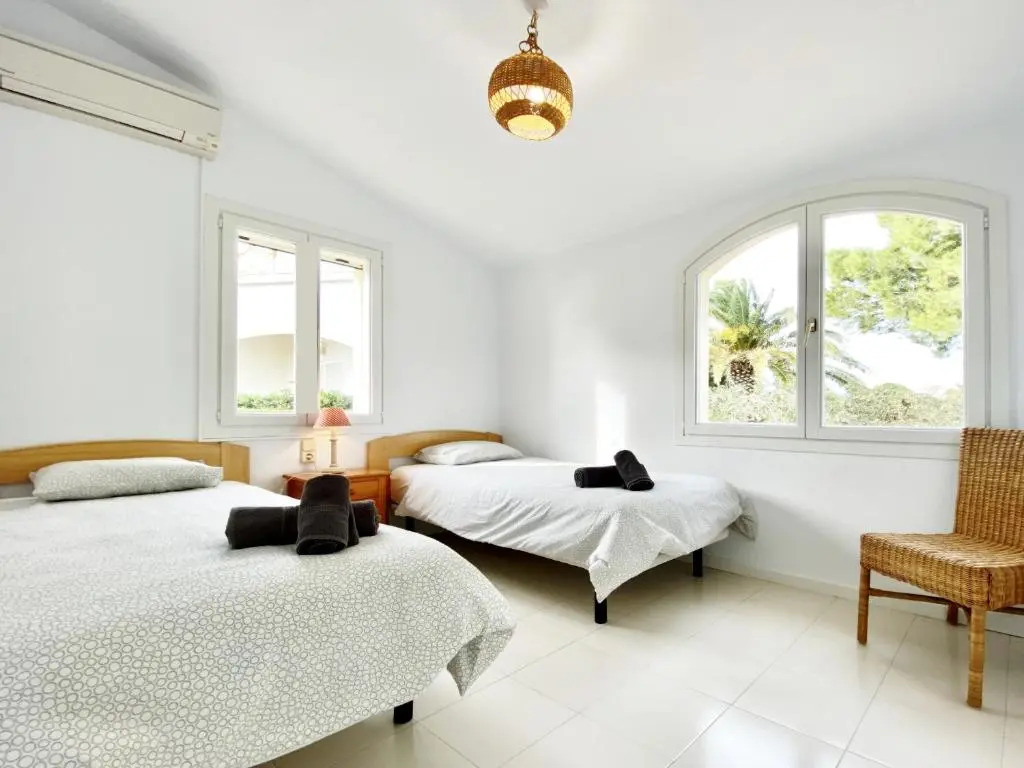 Villa Catalina Stunning 4bedroom villa with air conditioning sea views & private swimming pool ideal for families