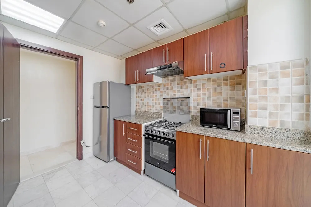 Stunning Business Bay Apartment With Balcony