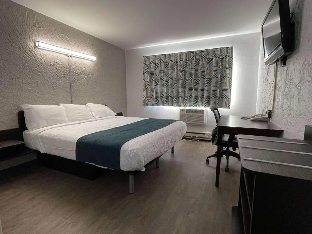Motel 6-Green Bay, WI - Lambeau