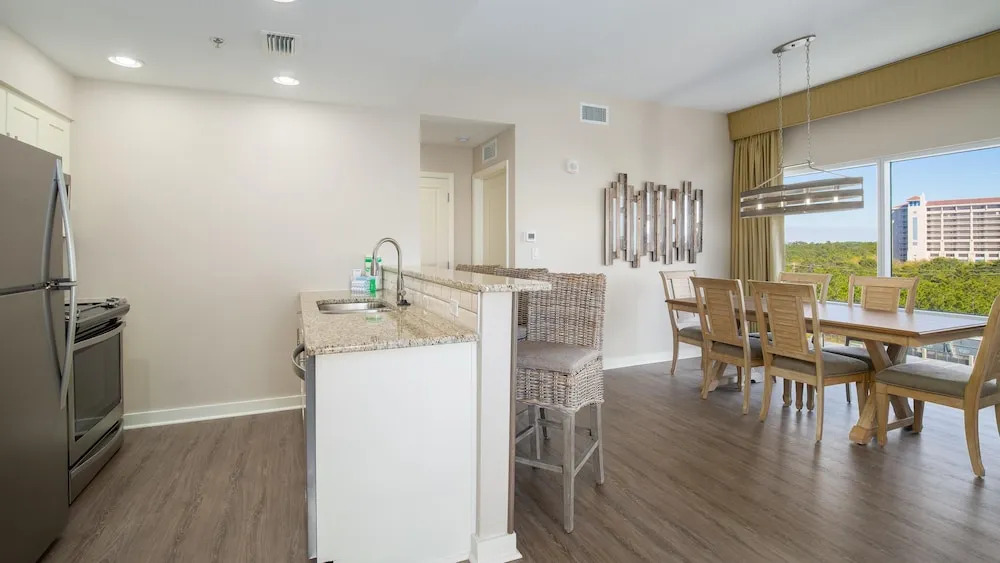 Luau I 6501/6503 - flr5 - 2BR 2BA - (6)