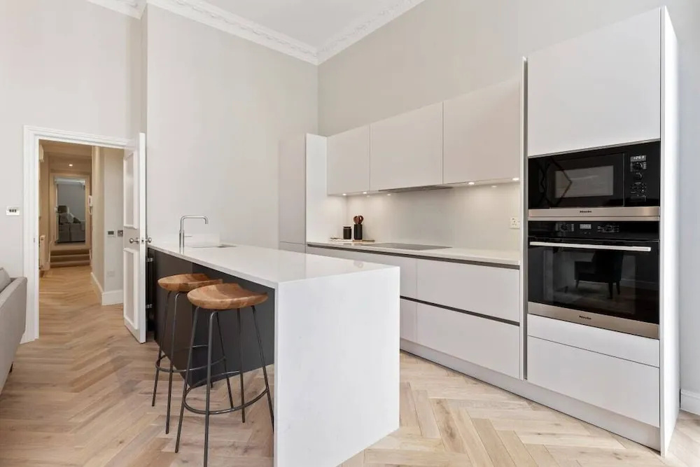 Elegant 3 Bed Apt W/terrace Near Kensington