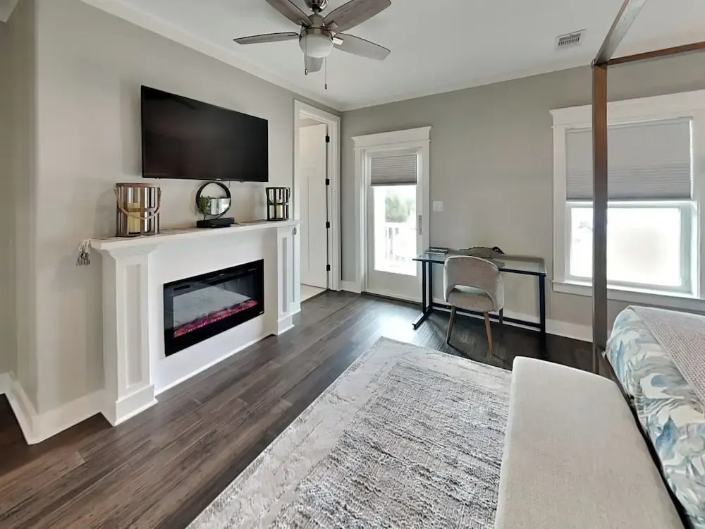 Rosé By The Bay by Ryson Vacation Rentals