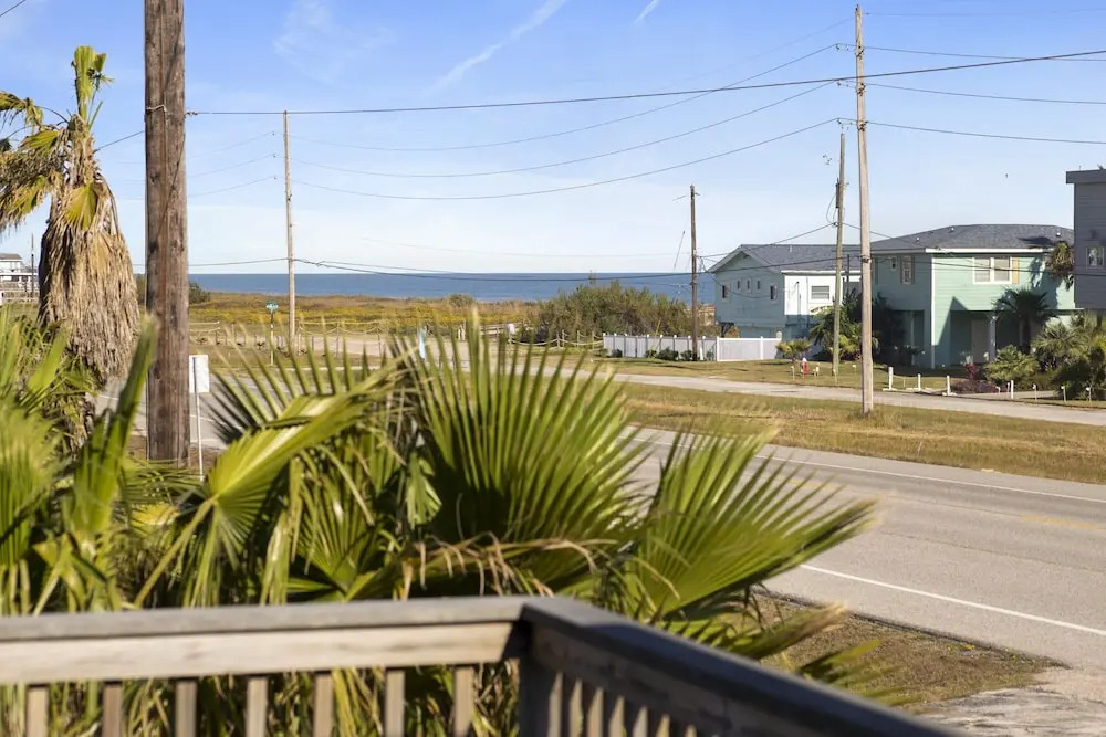 Sea Isle Surprise 3 Bedroom Home