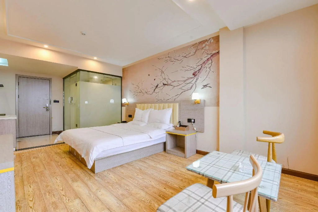 Xin'an Hotel (Xiangcheng People's Square)