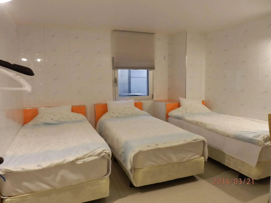 Click Hotel