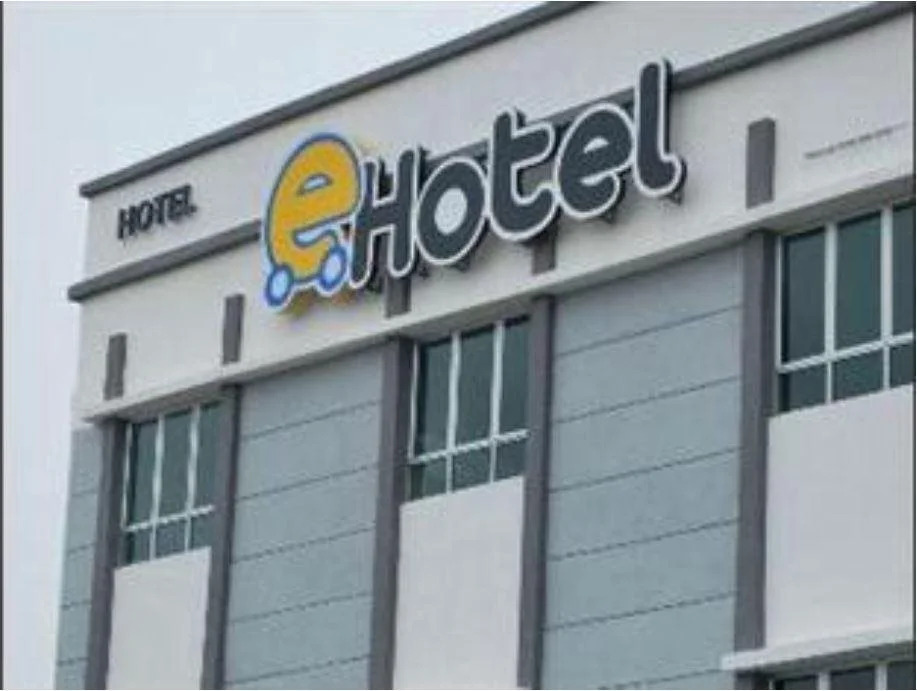 Coastline Hotel