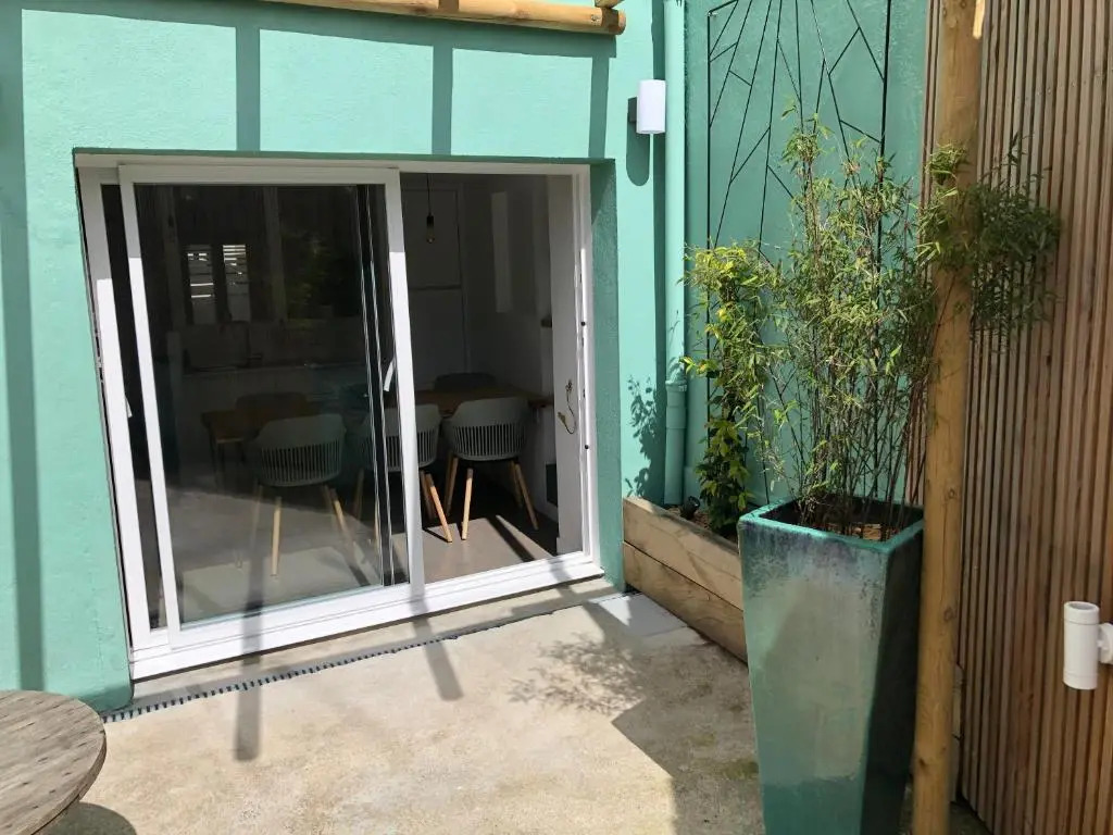 DU MANN petite maison jardin à 100m du port de Vannes avec PARKING