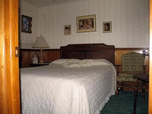 Lakeshore Bed & Breakfast