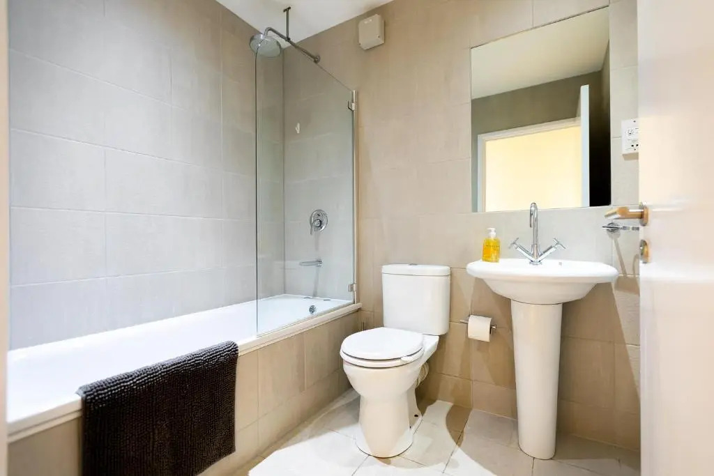 Modern and Spacious 1 Bed Apartment City Centre