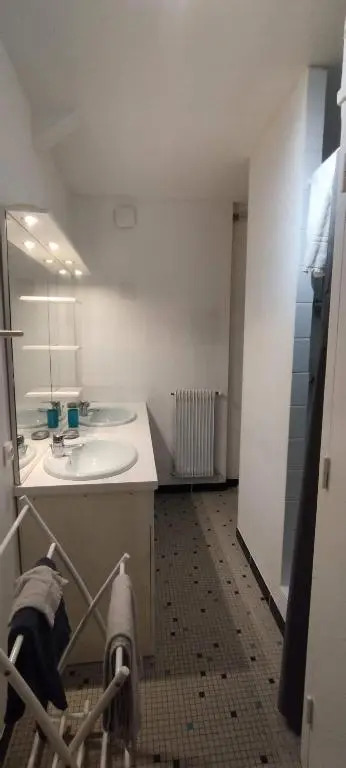 La Fontaine, F2 au cœur de Paray