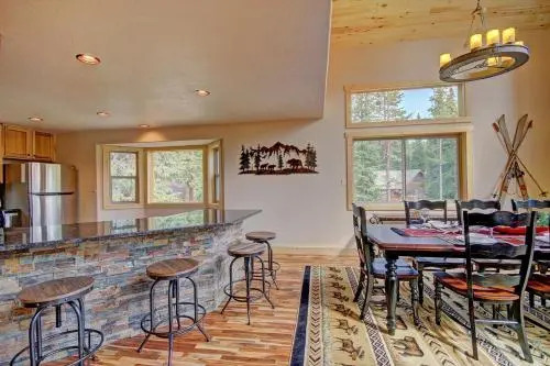 Grand Moose Lodge Home