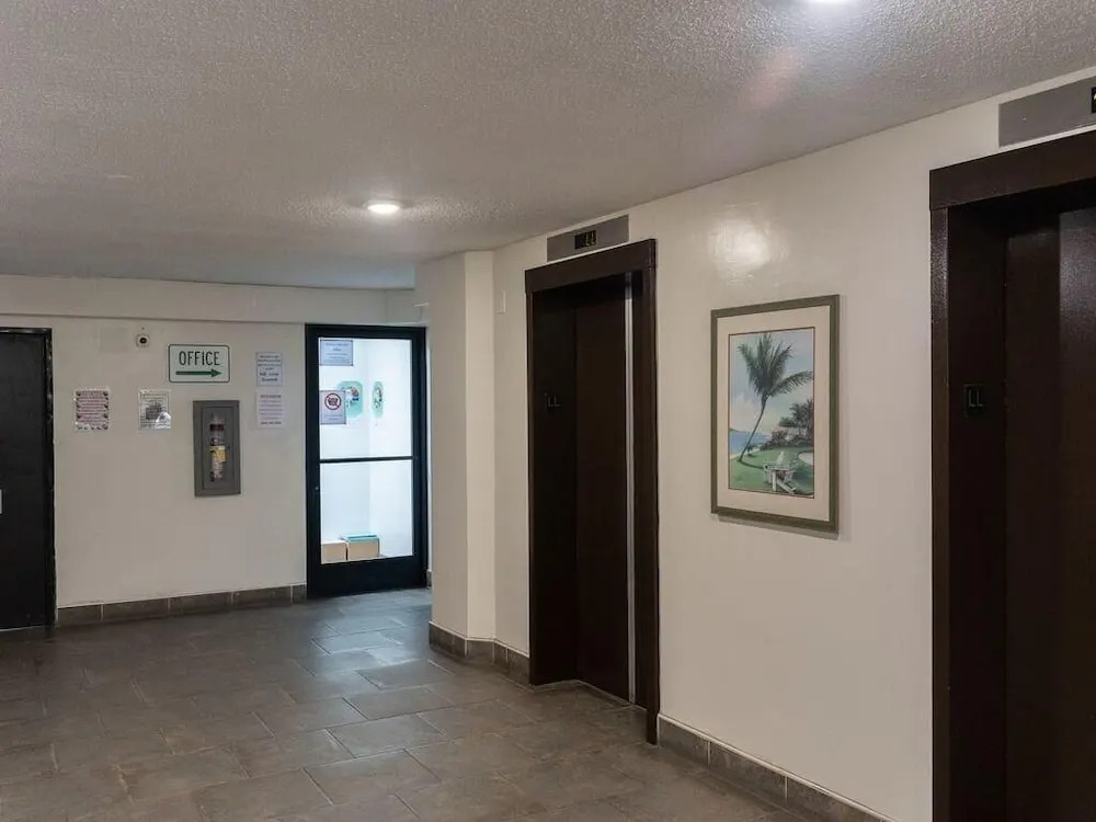 Remodeled Studio With Panoramic Mountain Views!
