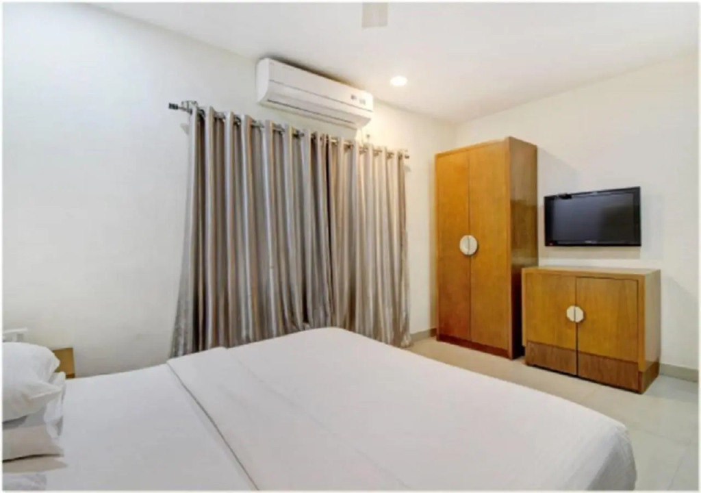 Hotel At Home Suites