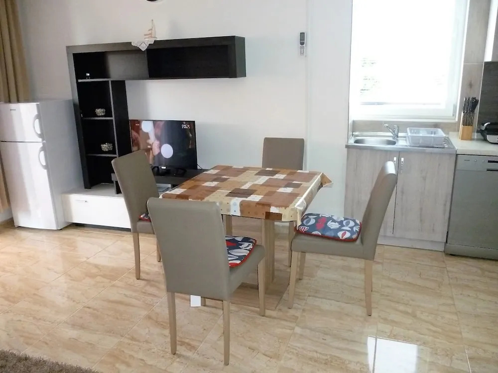 Apartments Tisa-with Seaview